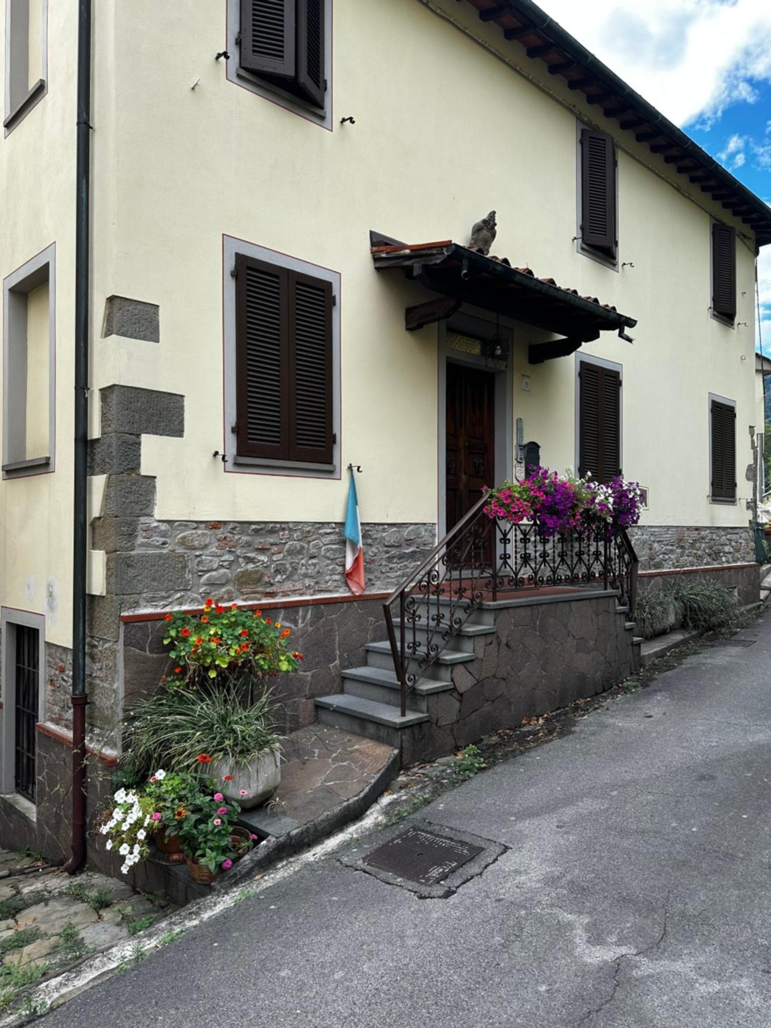 A Collodi Io & Mamma100 M Dal Parco Di Pinocchio Bed & Breakfast Exterior photo
